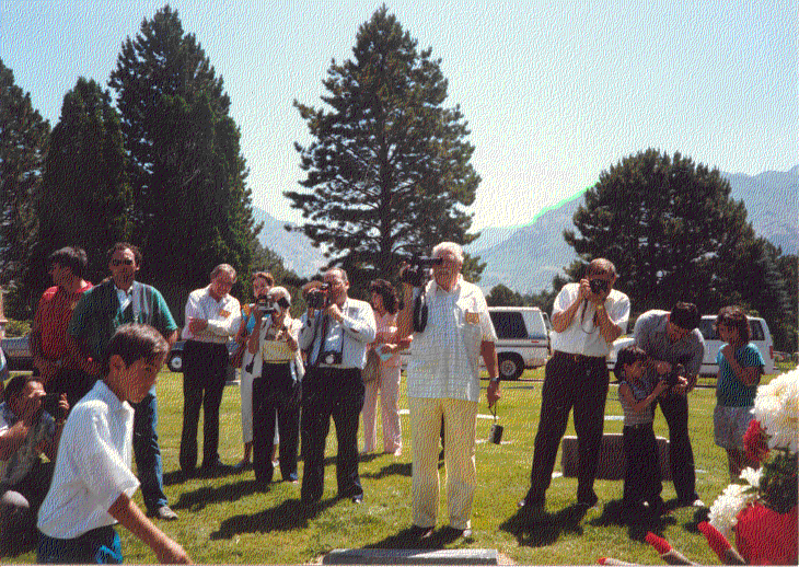 Brown Family at Capt James Brown gravesite - June 1988