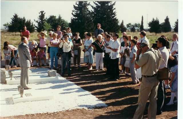 1990 Brown Family Reunion - at Cemetery in Colonia Dublan