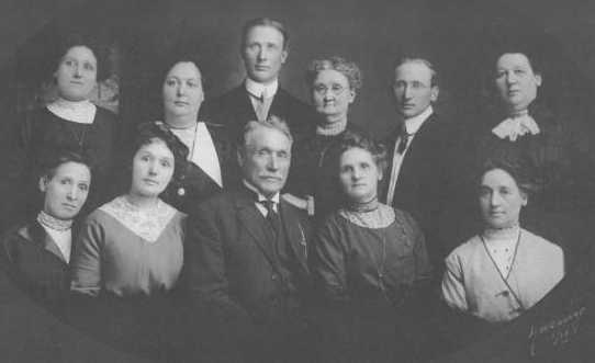 Lewis Dunbar Wilson Jr. with wives Catherine Wiggins Wilson and Eliza Eleanor Hunt Wilson and their children