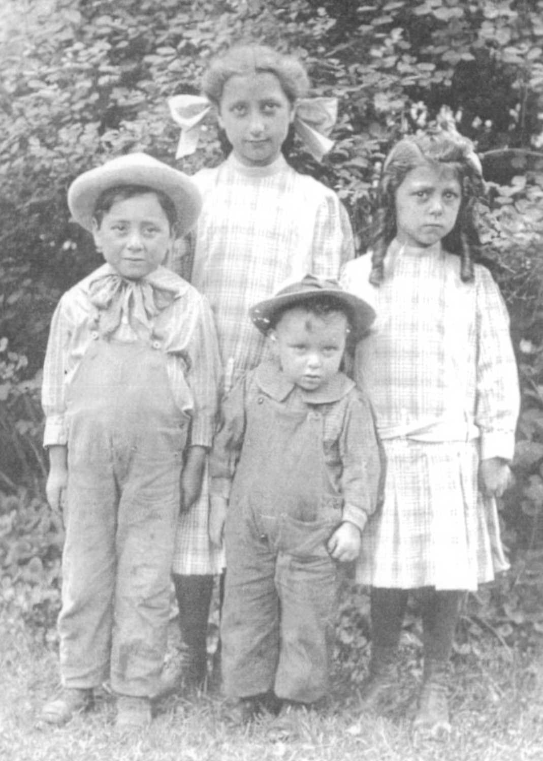 Albert Brown and Rachel Brown children c. 1910