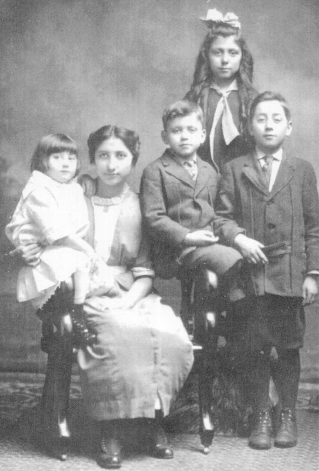 Albert Brown and Rachel Brown Brown Family c. 1915