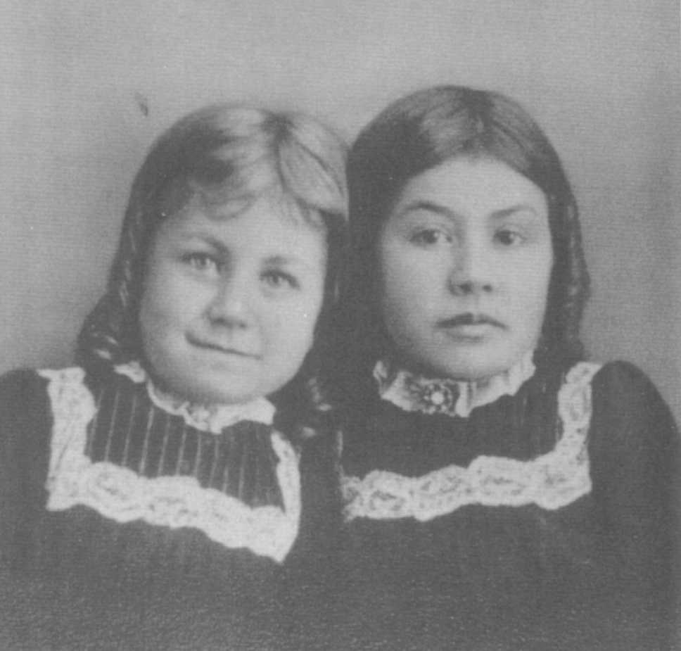 Fannie and her sister Vida Brown