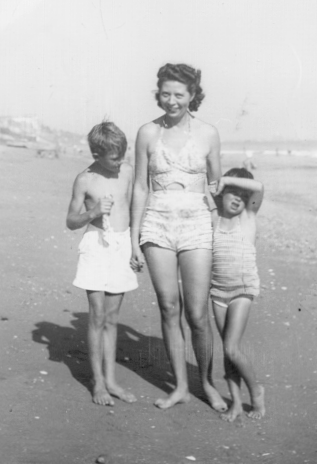 Duncan 8 yrs, Florence, Beverly 6yrs - Aug 10, 1940