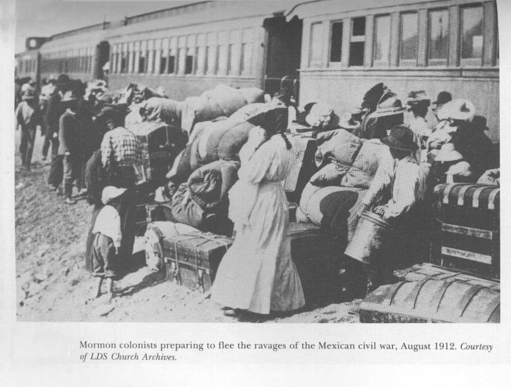 Women and children flee colonies by train August 1912