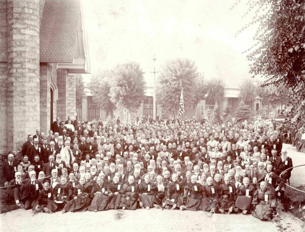 1897 George Anderson photo of the 1847 Utah Pioneers, taken at Temple Square, SLC, UT